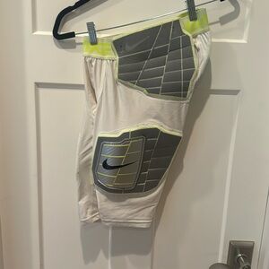Nike Pro Combat Football Girdle! Men’s size Medium 🏈